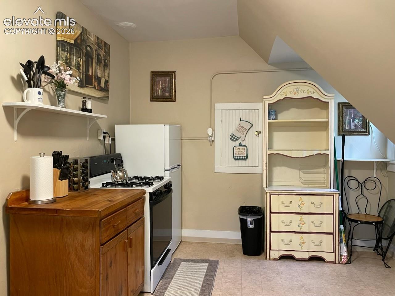 Listing photo 26 for 226 W Abriendo Avenue