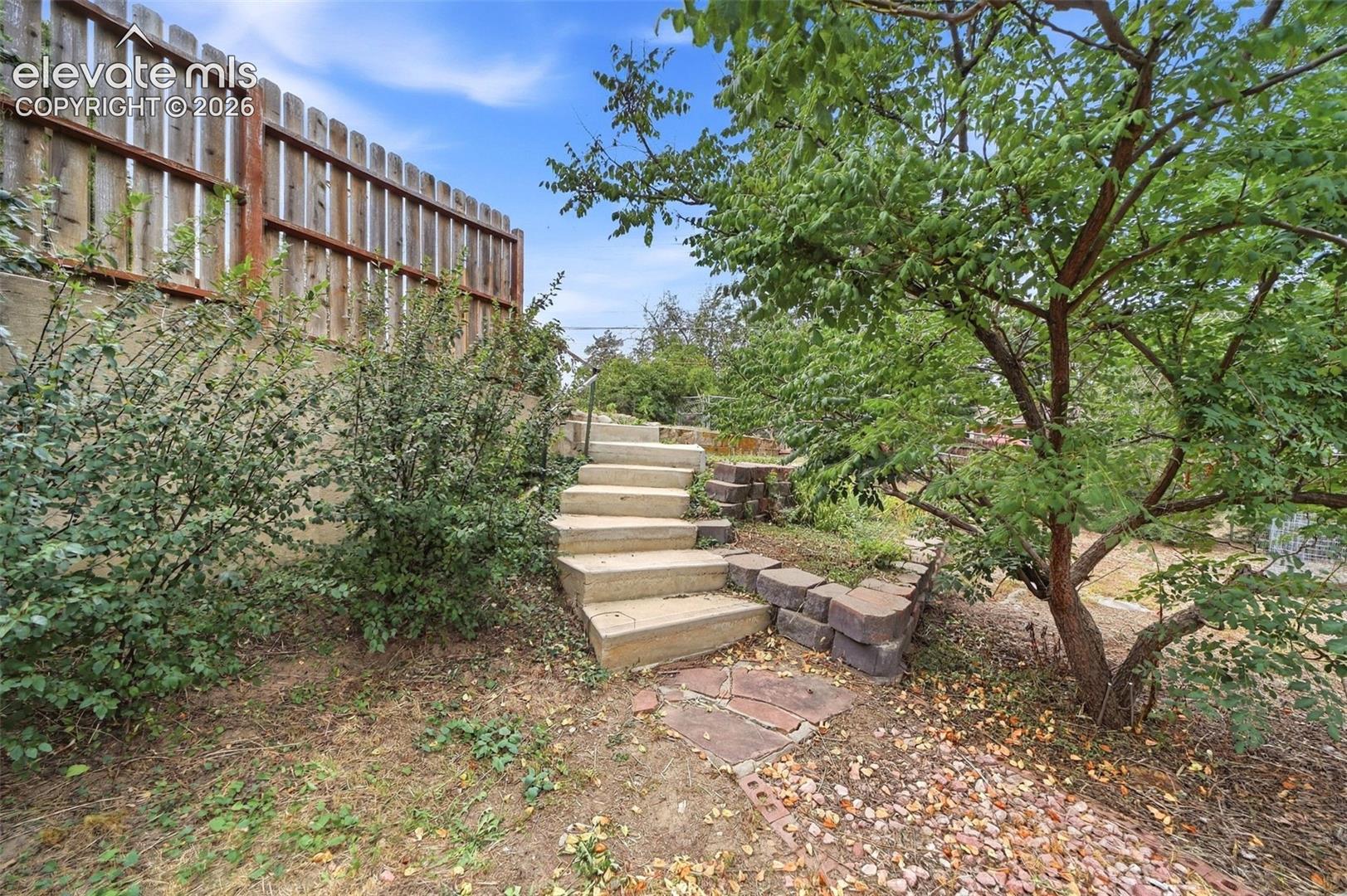 Listing photo 45 for 1406 Iowa Avenue