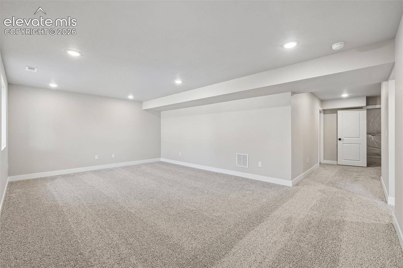 Listing photo 35 for 9696 Blaurock Drive
