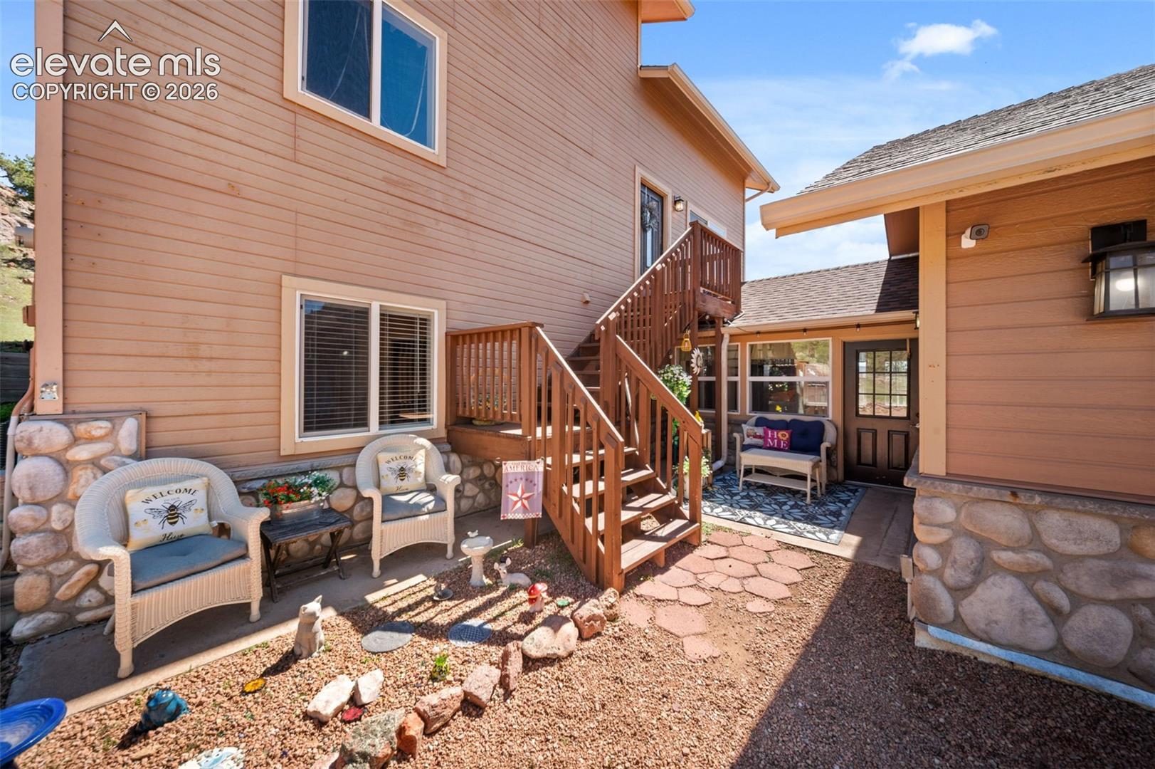 Listing photo 4 for 524 Spring Valley Drive