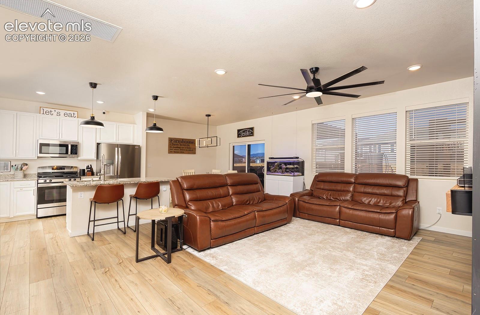 Listing photo 10 for 9828 Pennycress Drive