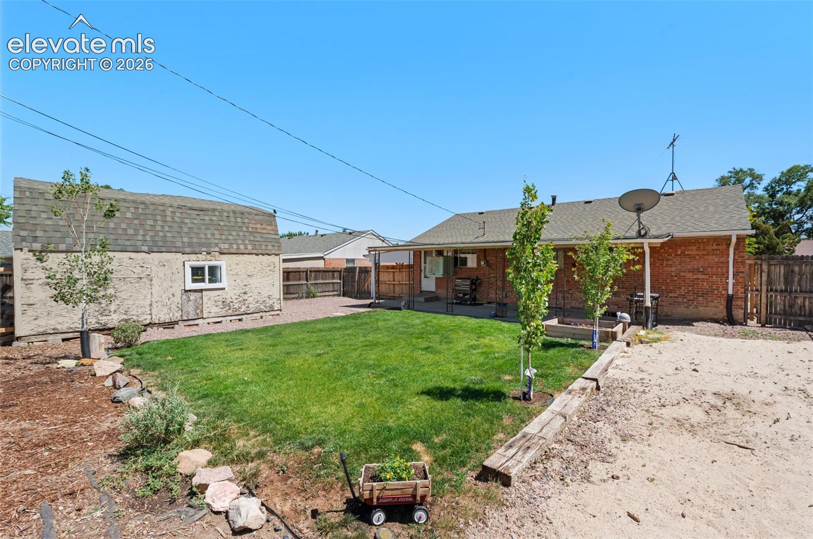 Listing photo 19 for 69 Hanson Lane