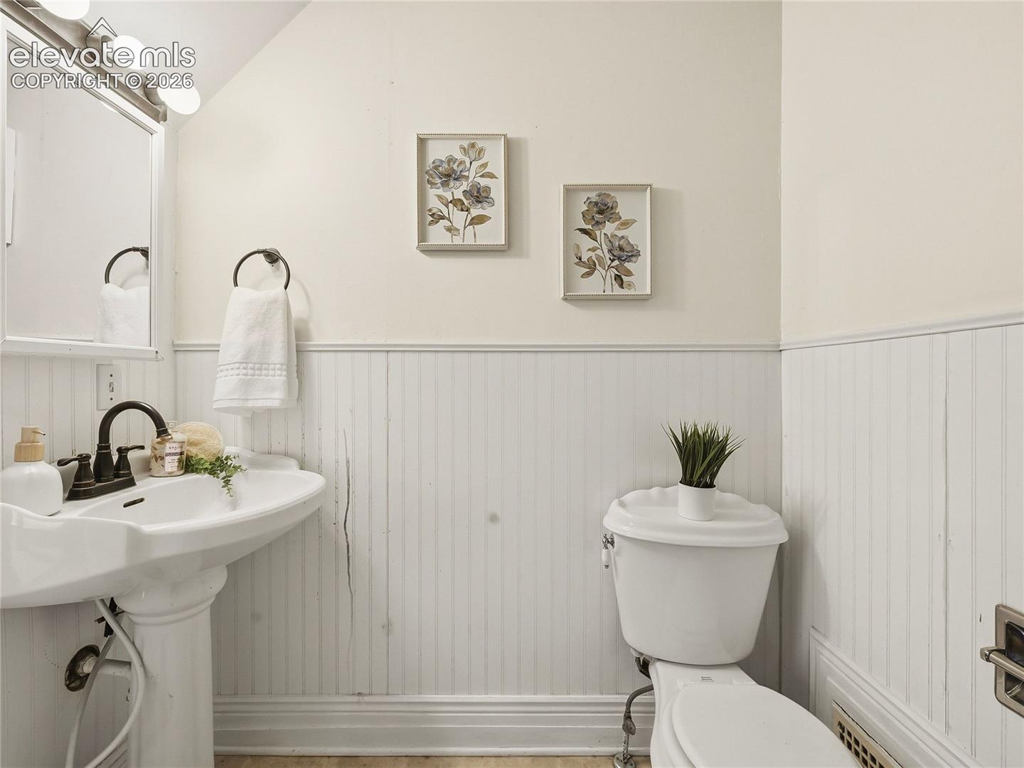 Listing photo 21 for 1912 N Greenwood Street