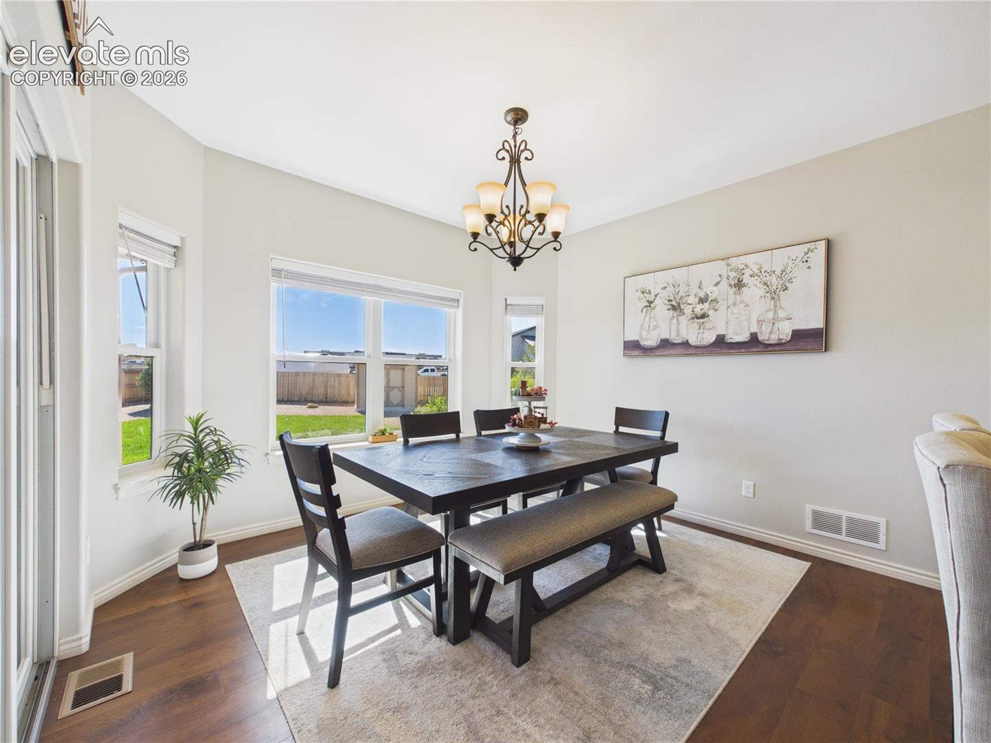 Listing photo 13 for 58 S Villa Del Sol Court