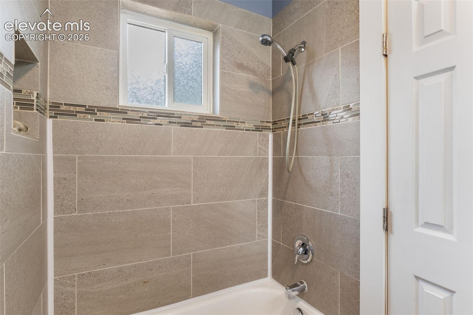 Listing photo 18 for 1418 Spruce Street
