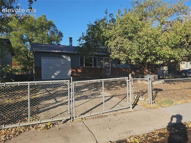 1136 Cambridge Avenue — listing photo