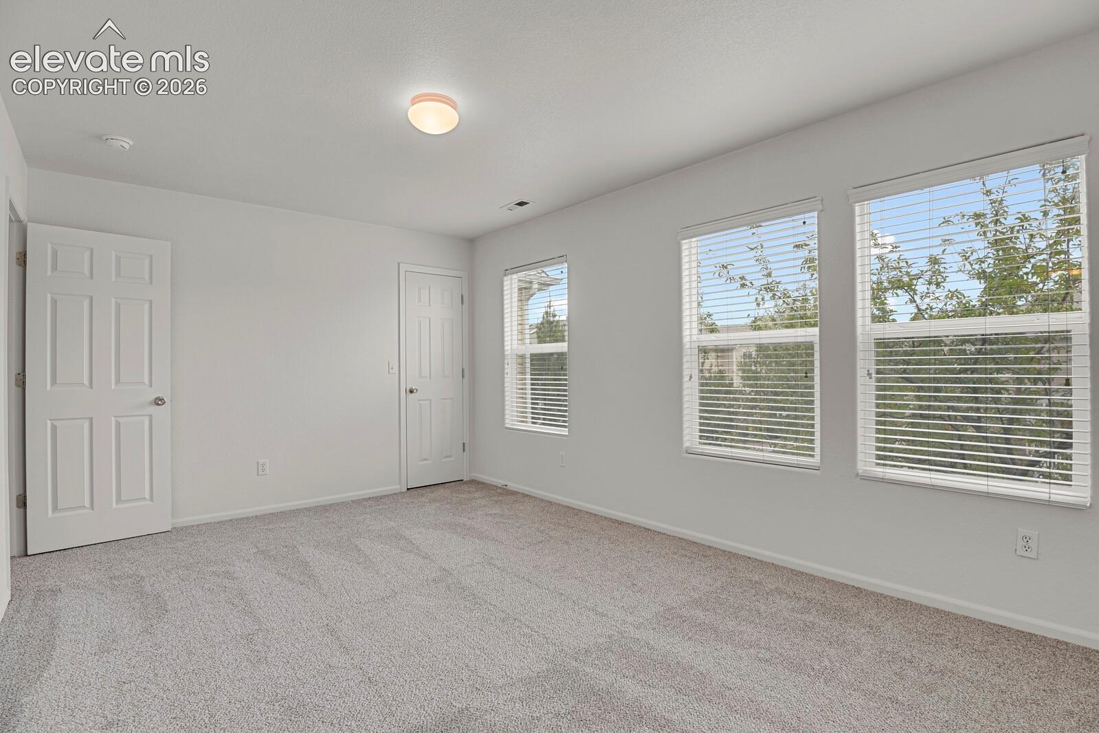 Listing photo 30 for 7770 Sandy Springs Point