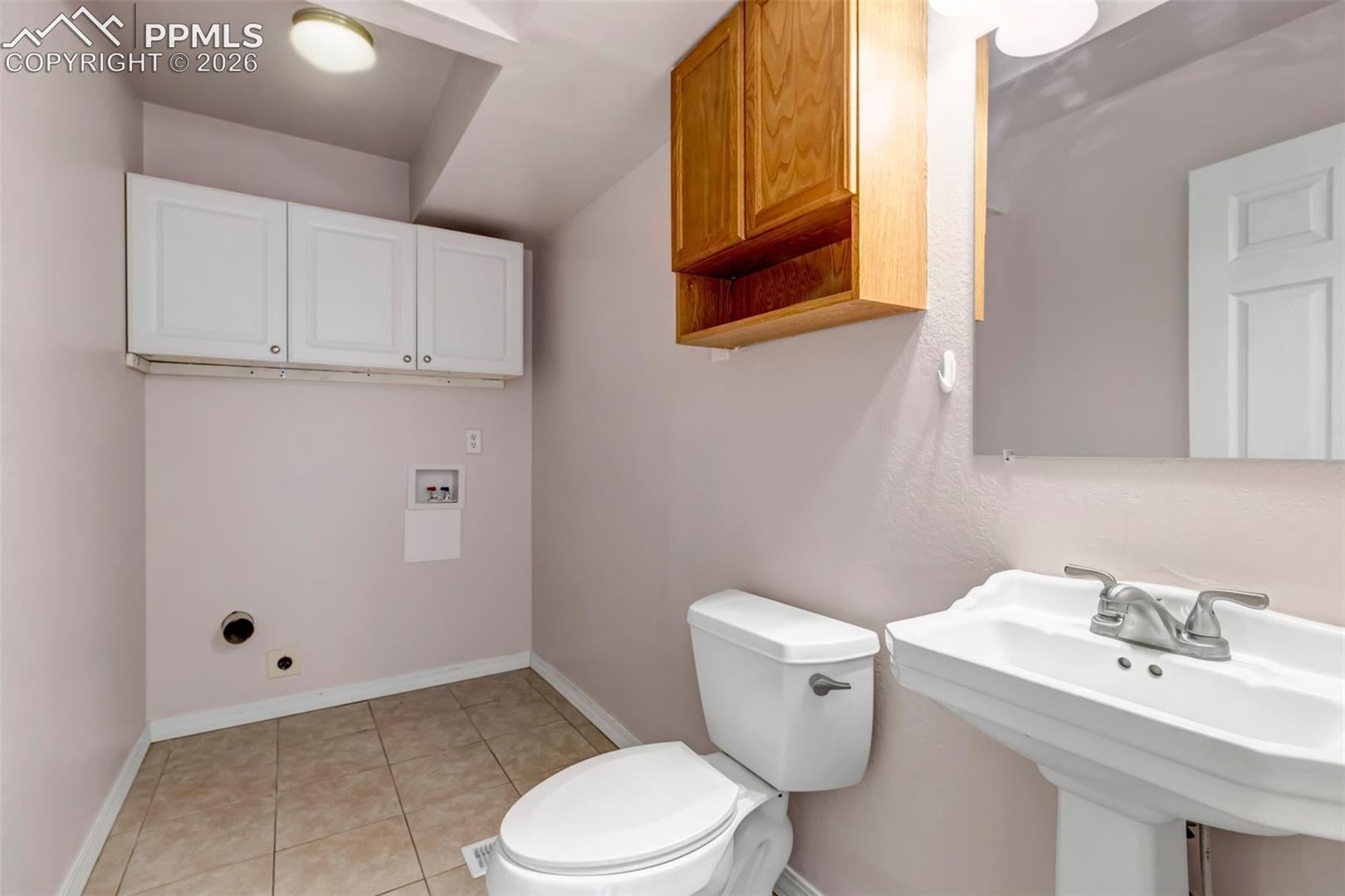 Listing photo 14 for 2375 Lisa Drive