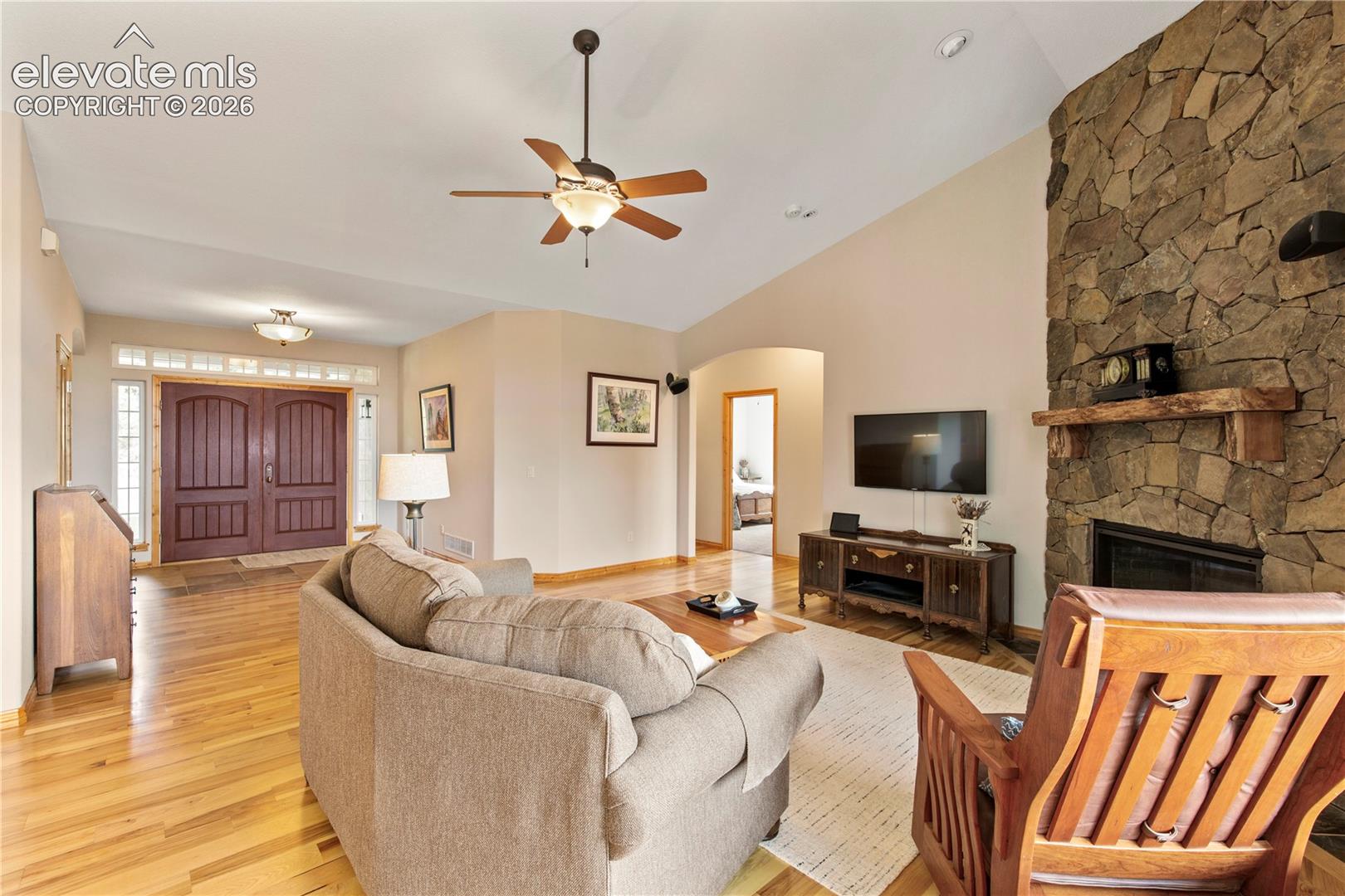 Listing photo 3 for 3290 Hamal Circle