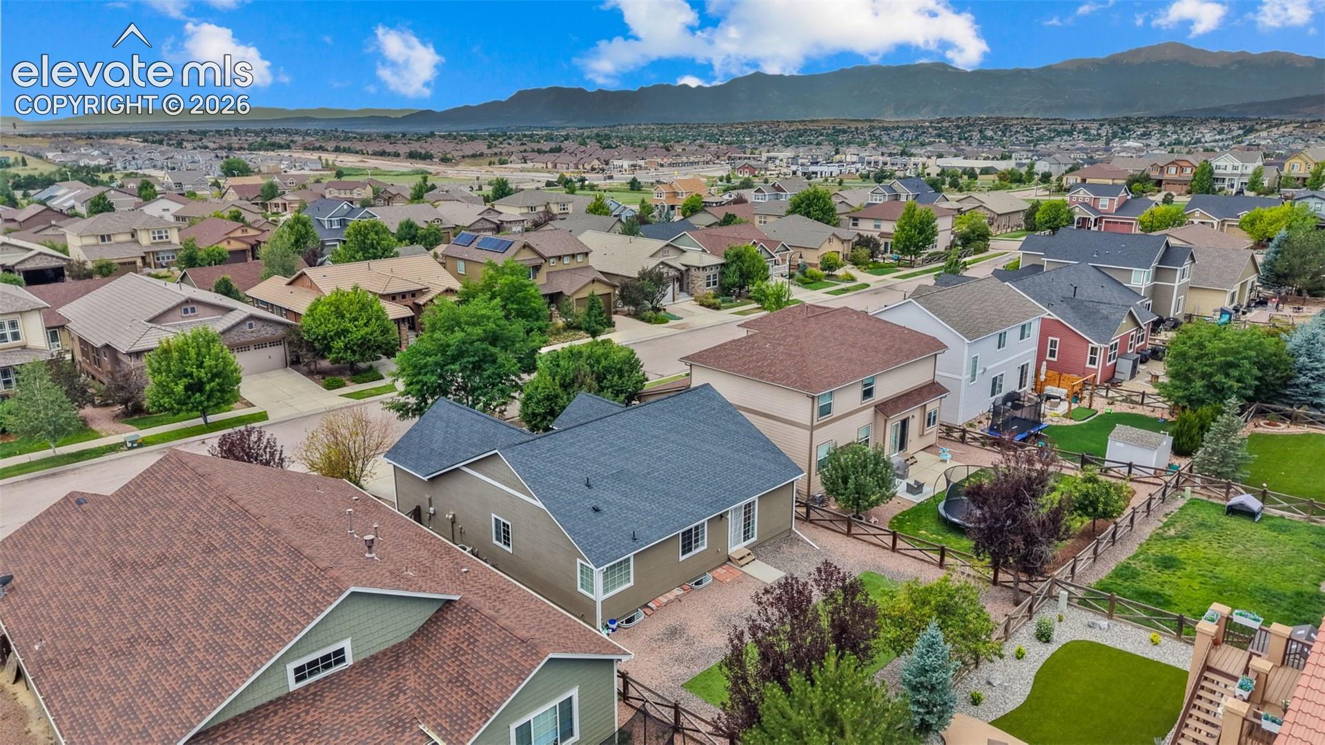 Listing photo 42 for 8068 Hollygrape Lane