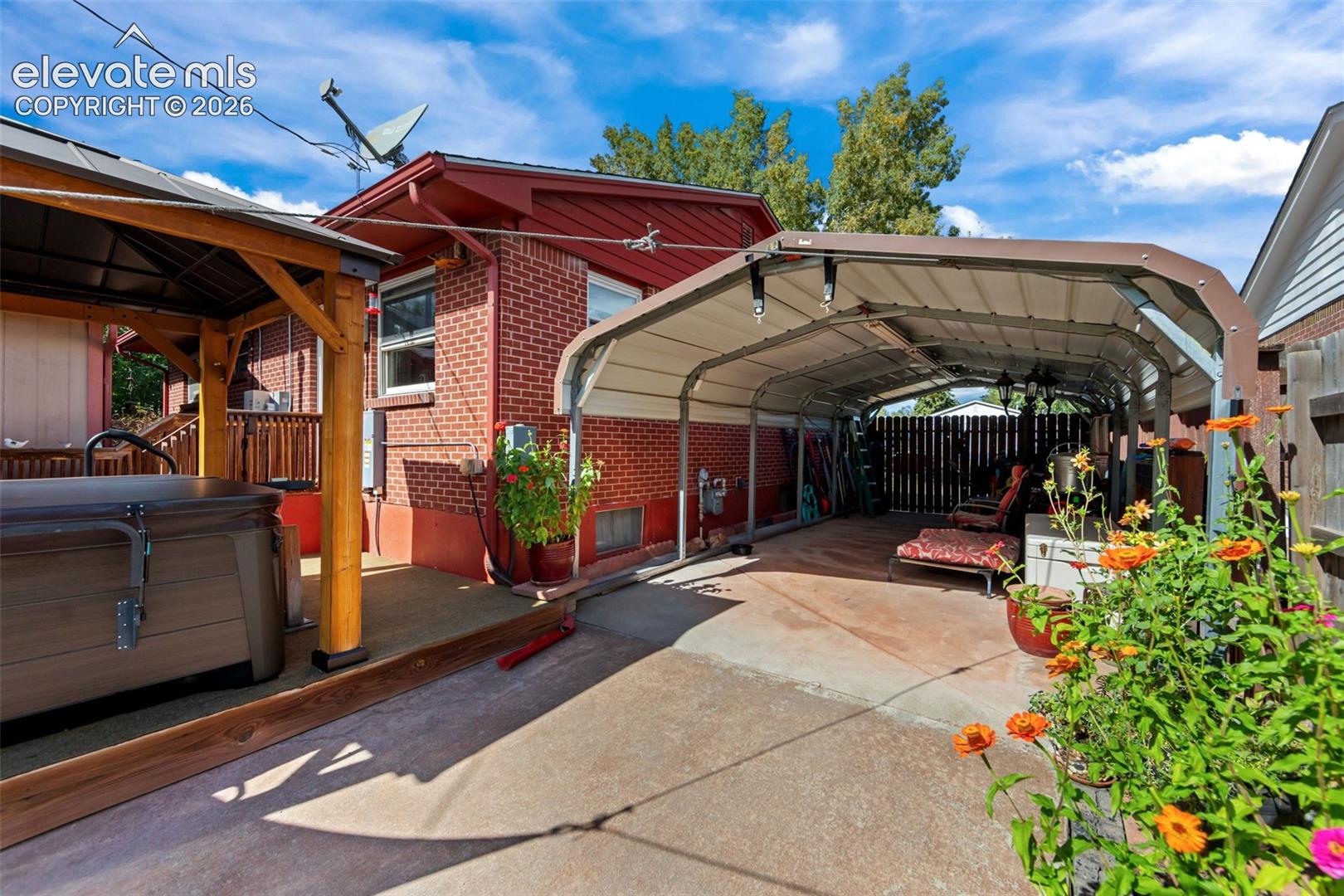 Listing photo 24 for 2227 Saranac Drive
