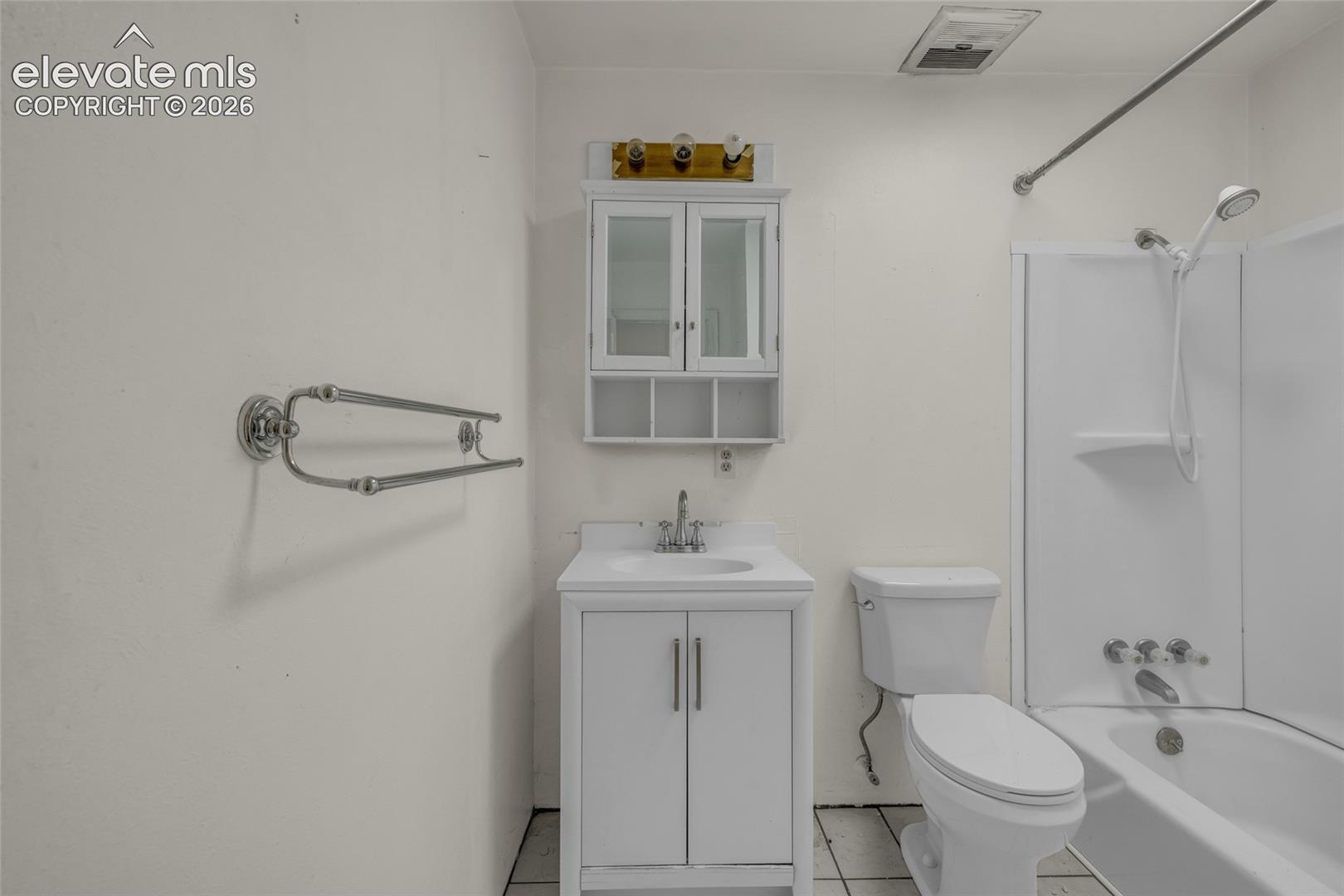 Listing photo 12 for 444 Eudora Street