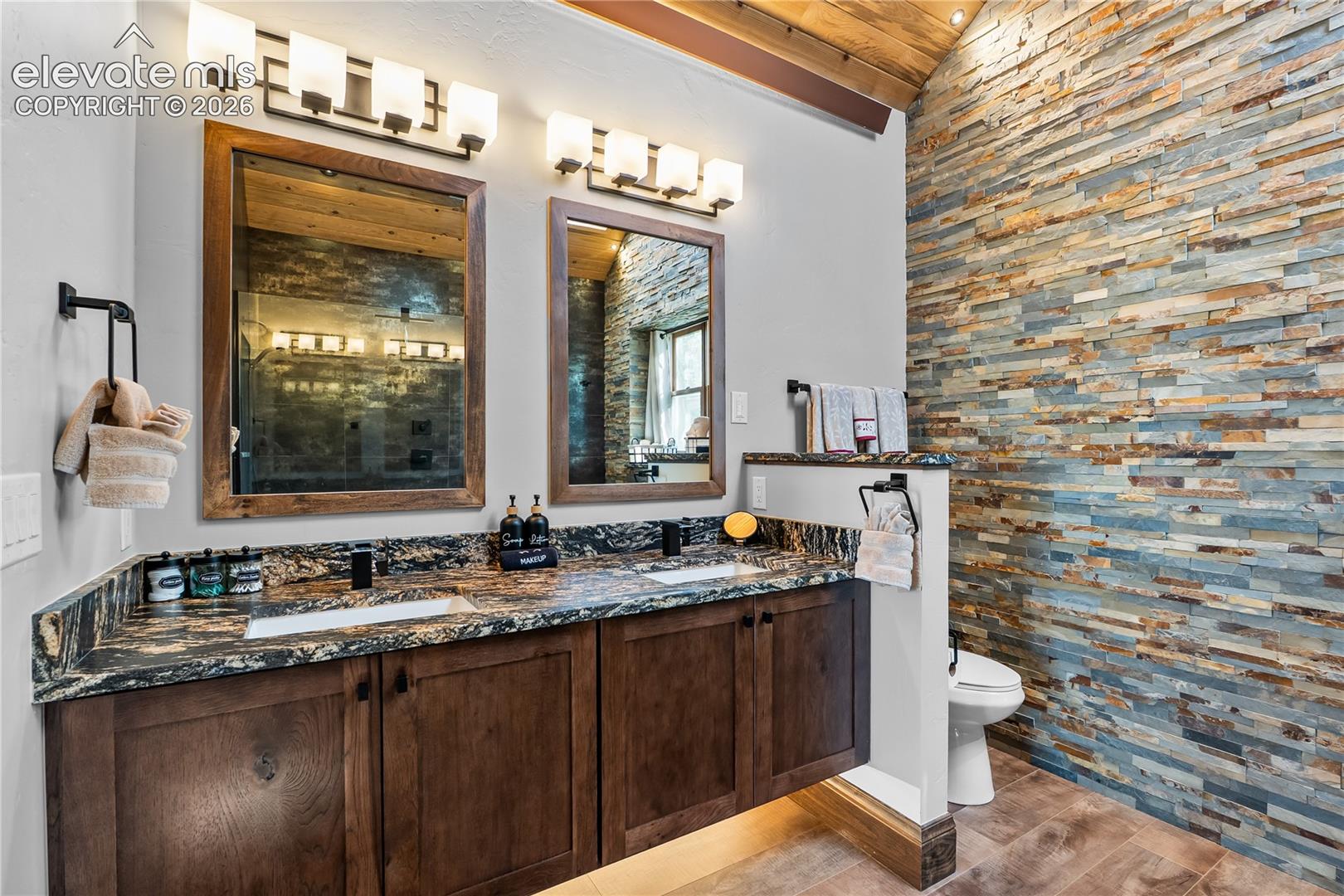 Listing photo 8 for 132 Hayden Street
