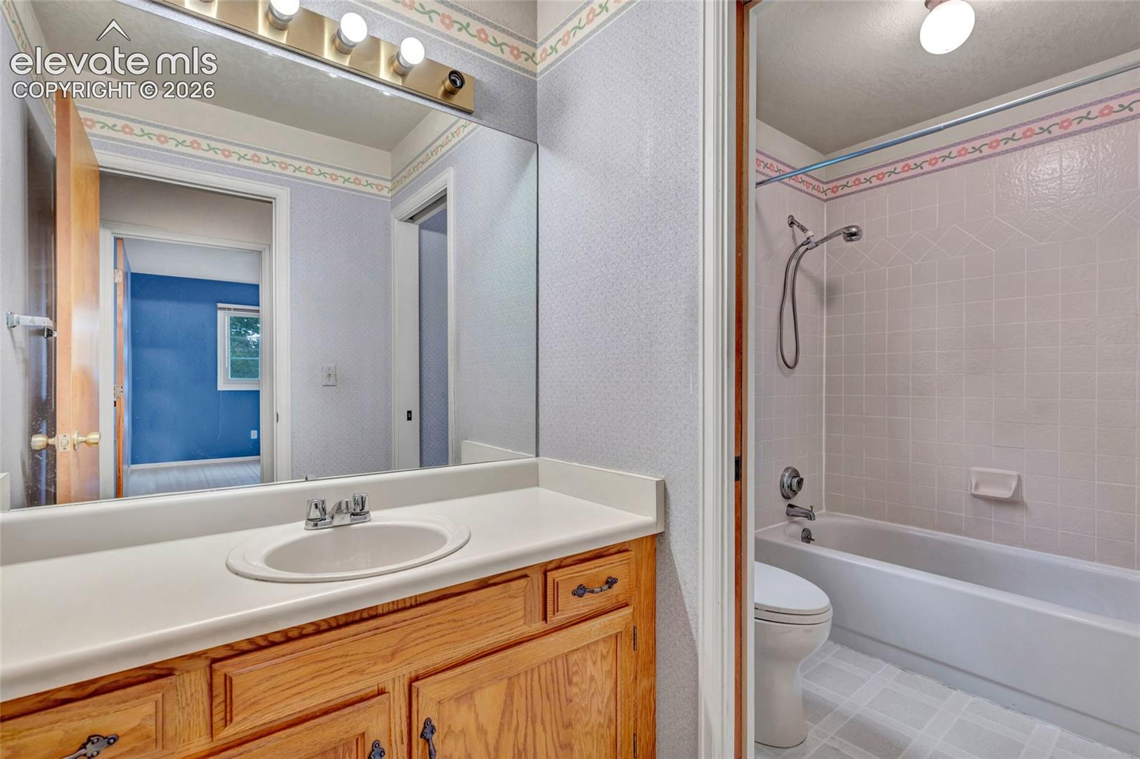 Listing photo 15 for 1405 Vondelpark Drive