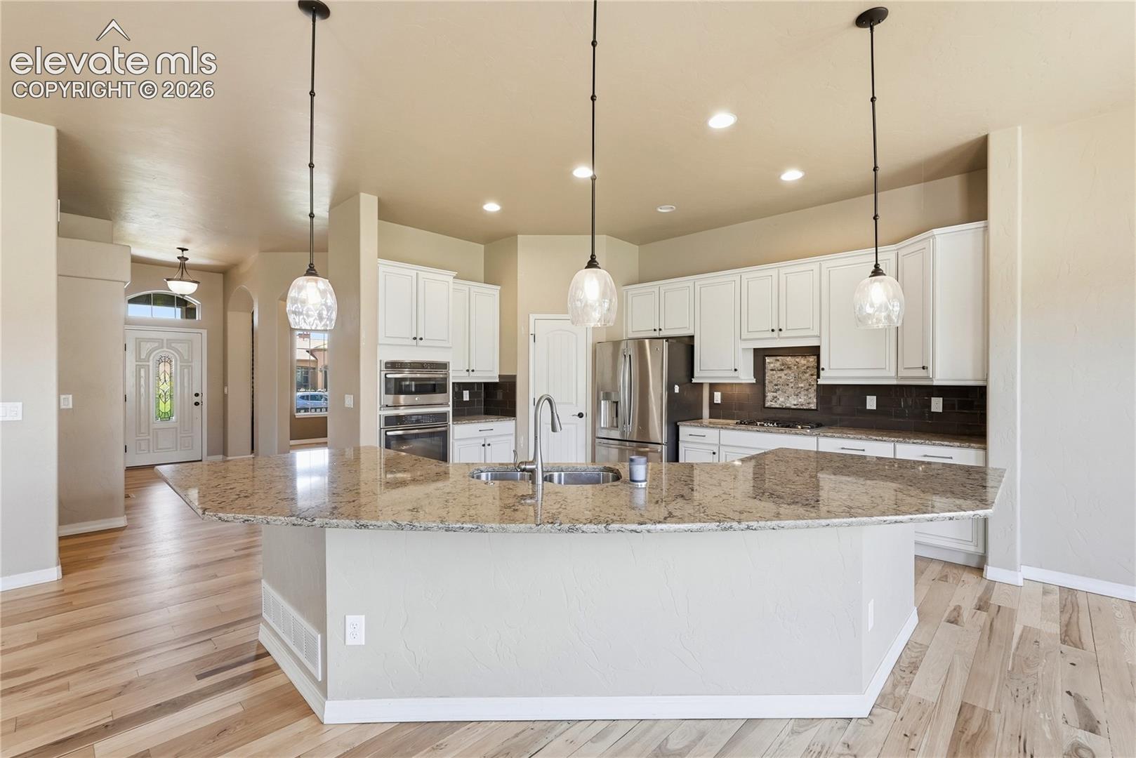 Listing photo 7 for 1908 Turnbull Drive