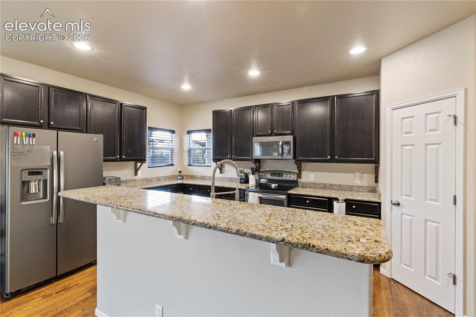 Listing photo 10 for 7886 Wagonwood Place