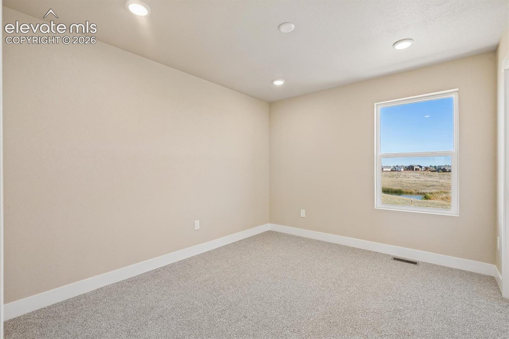 Listing photo 27 for 7931 Grey Bark Way