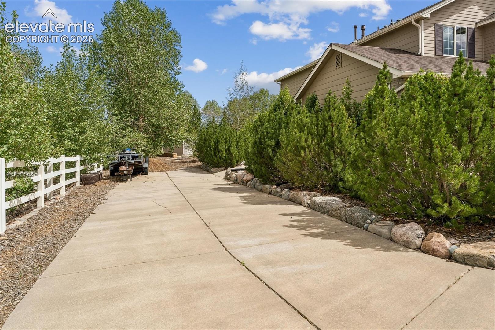 Listing photo 27 for 7765 Midnight Road