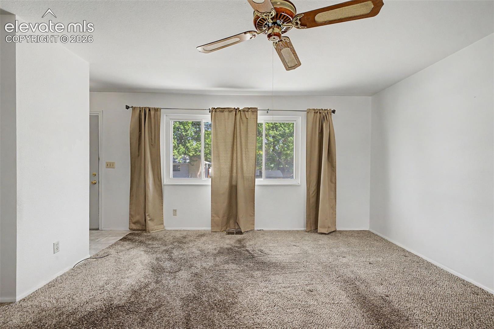 Listing photo 13 for 712 Lansing Drive