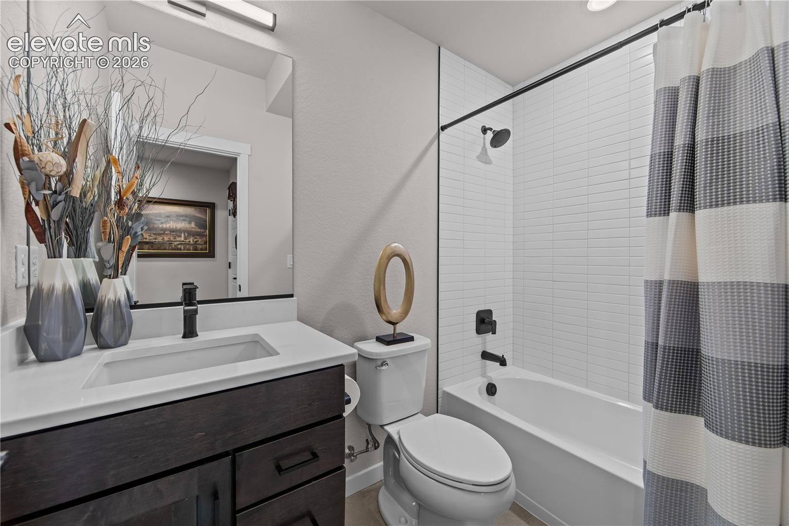Listing photo 48 for 6575 Vistancia Avenue