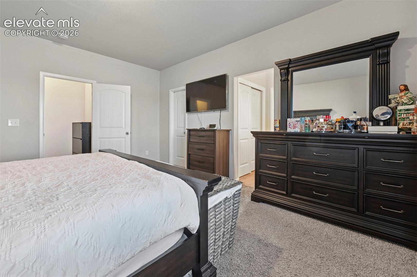 Listing photo 15 for 1114 E Laramie Avenue