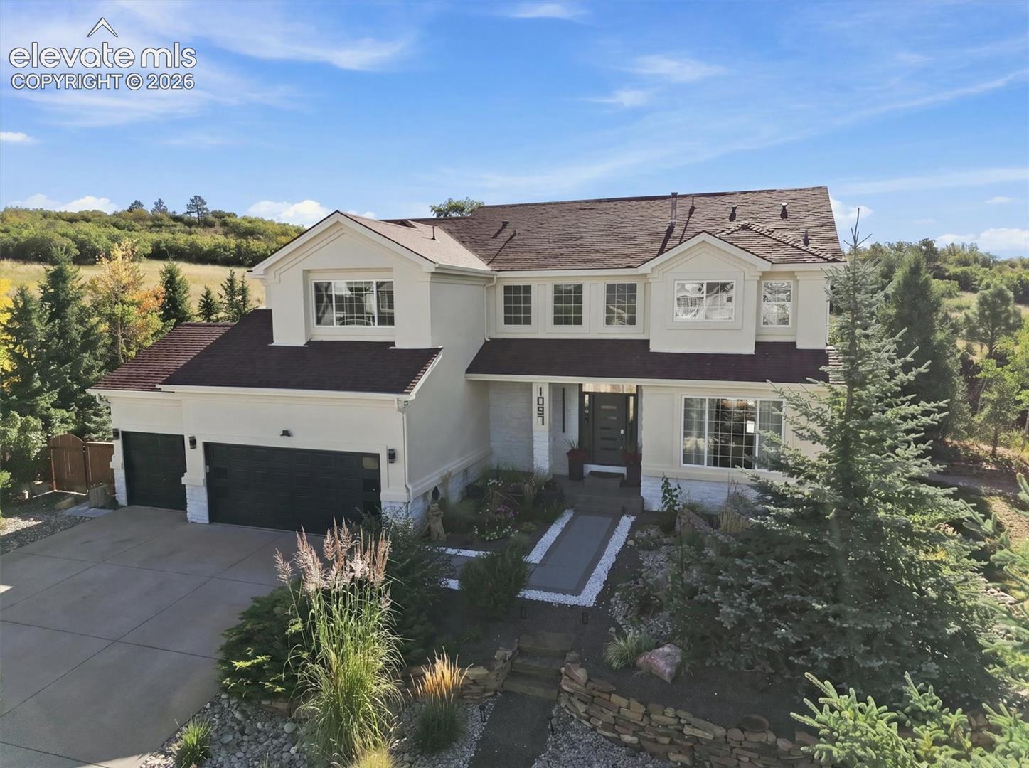 Listing photo 2 for 1097 Prickly Pear Place
