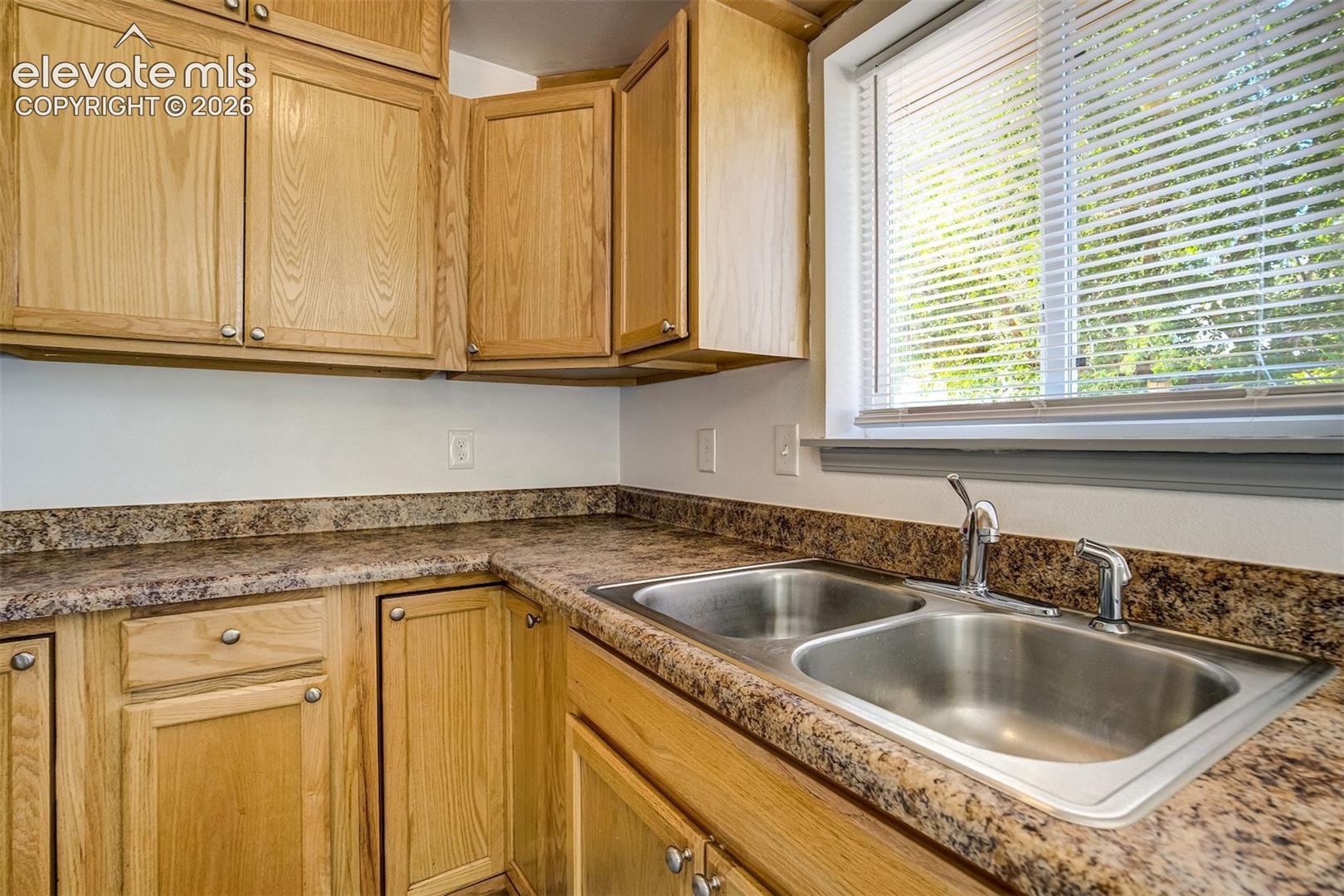 3025 Grandview Street, photo 9