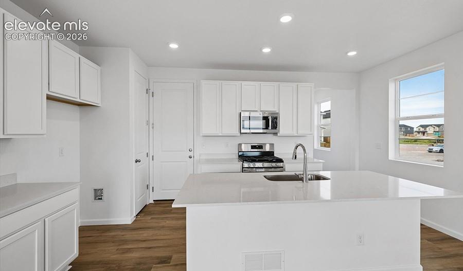 Listing photo 5 for 2510 Milano Way