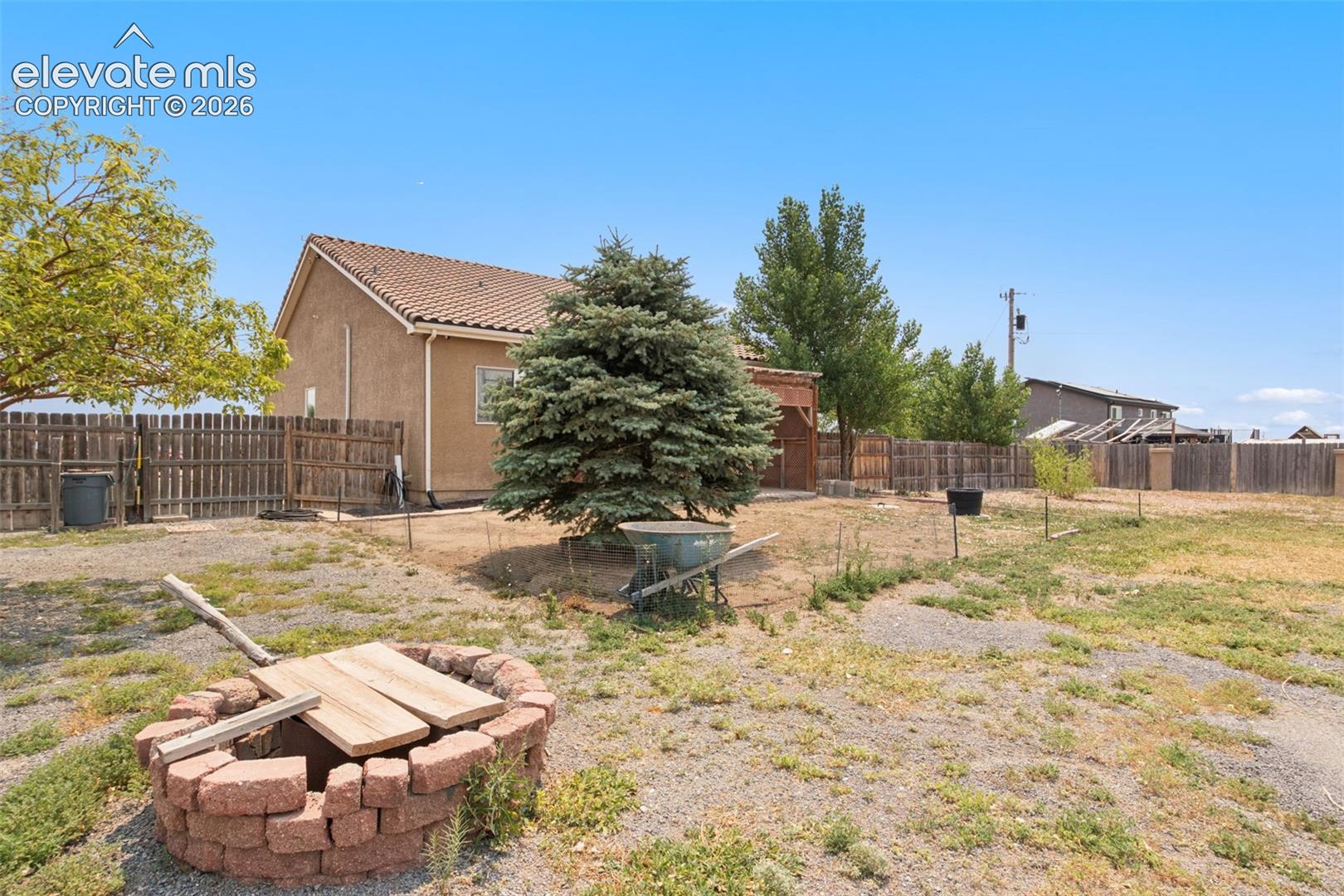 Listing photo 37 for 703 N Canvas Drive