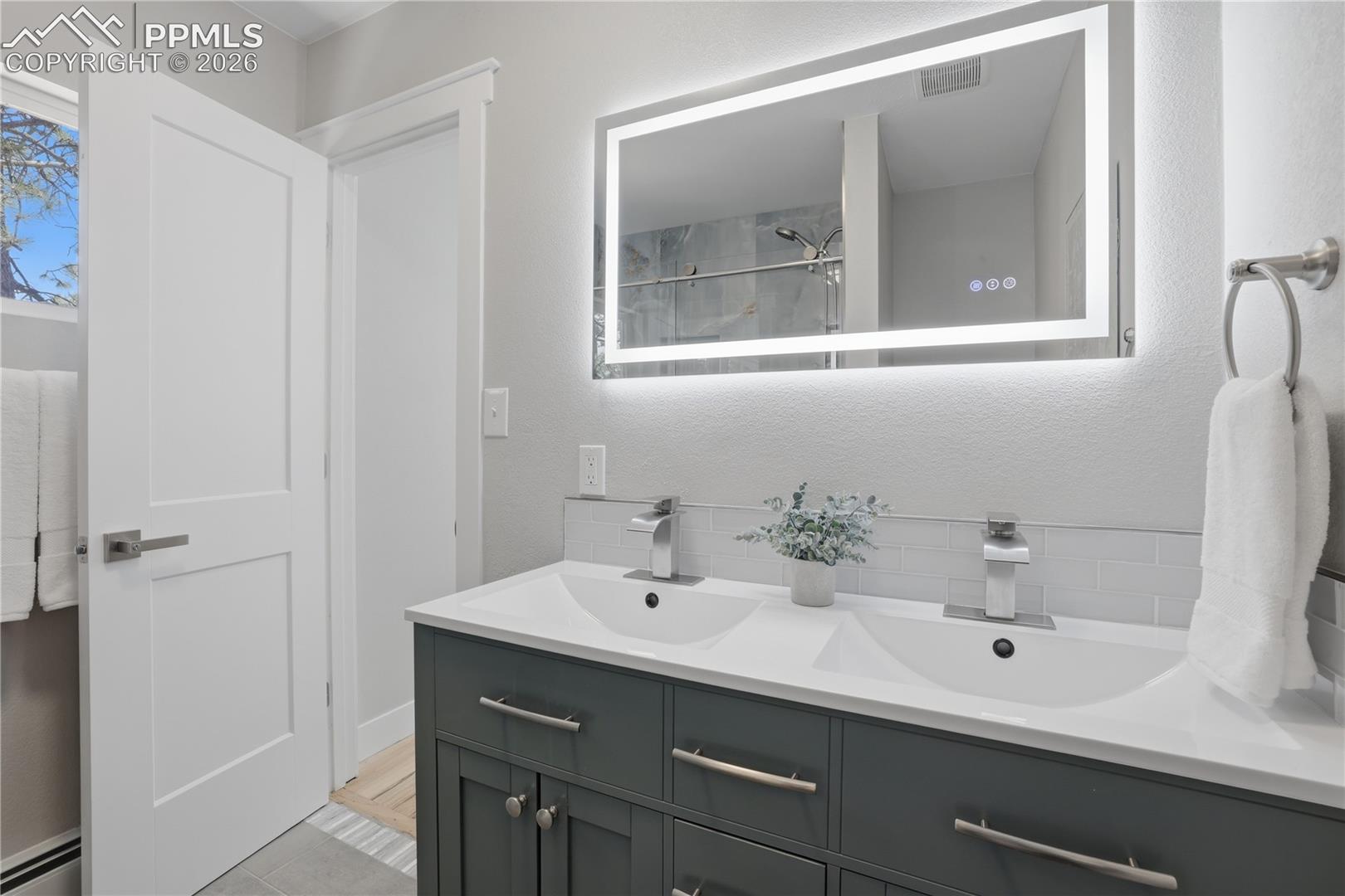 Listing photo 21 for 307 S Evergreen Street