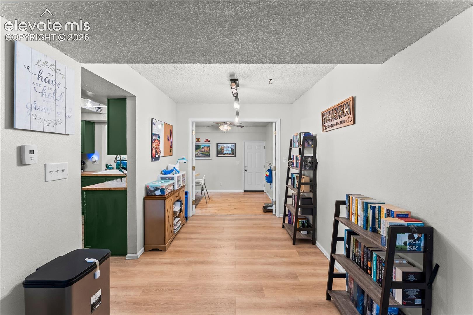 Listing photo 5 for 2013 Sussex Lane