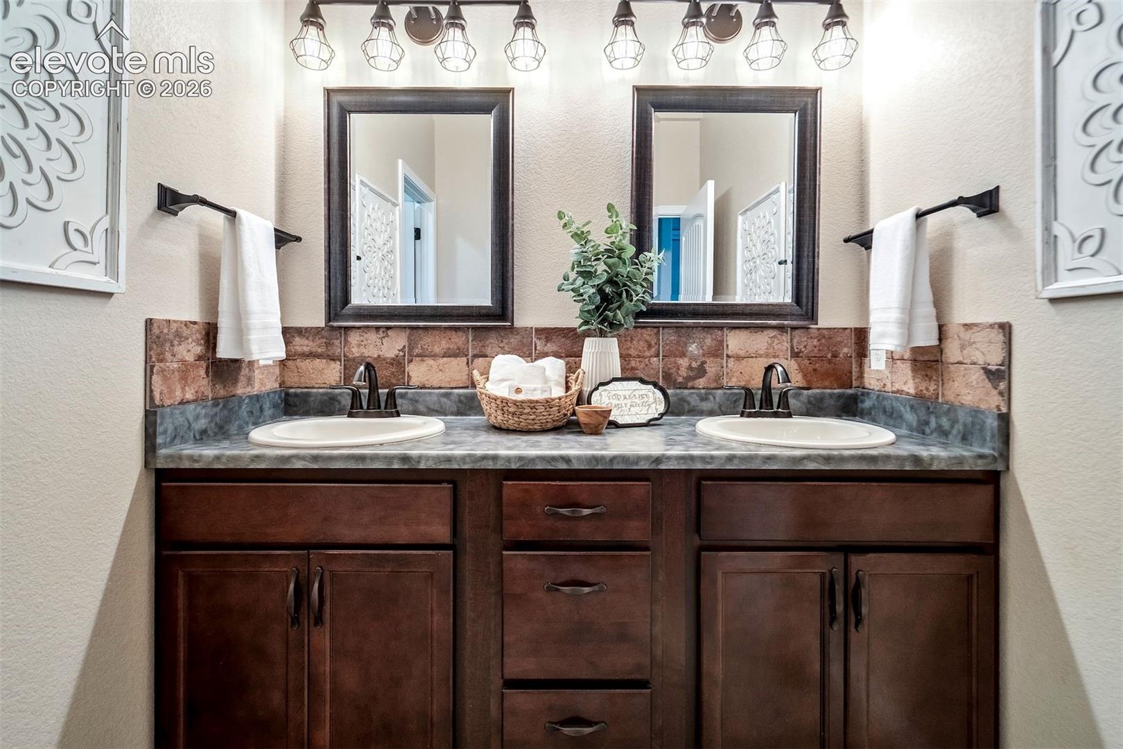 Listing photo 22 for 119 Remwood Circle