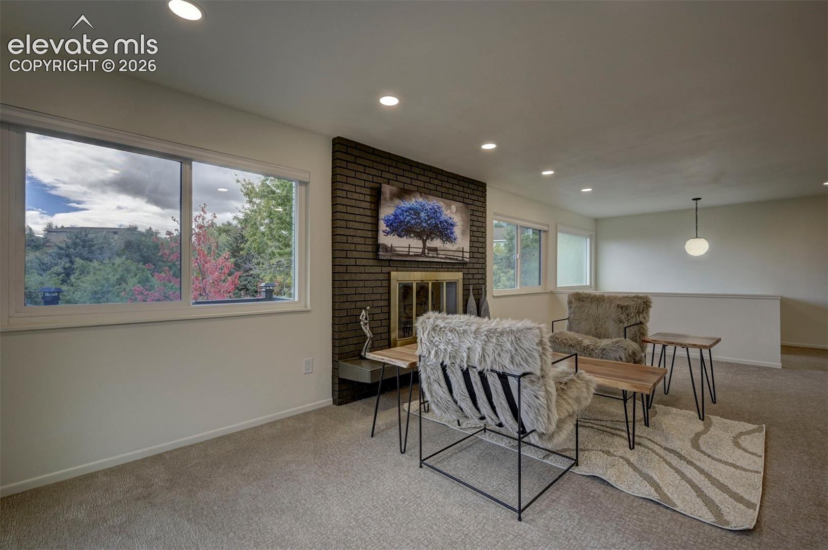Listing photo 12 for 1018 Zodiac Drive
