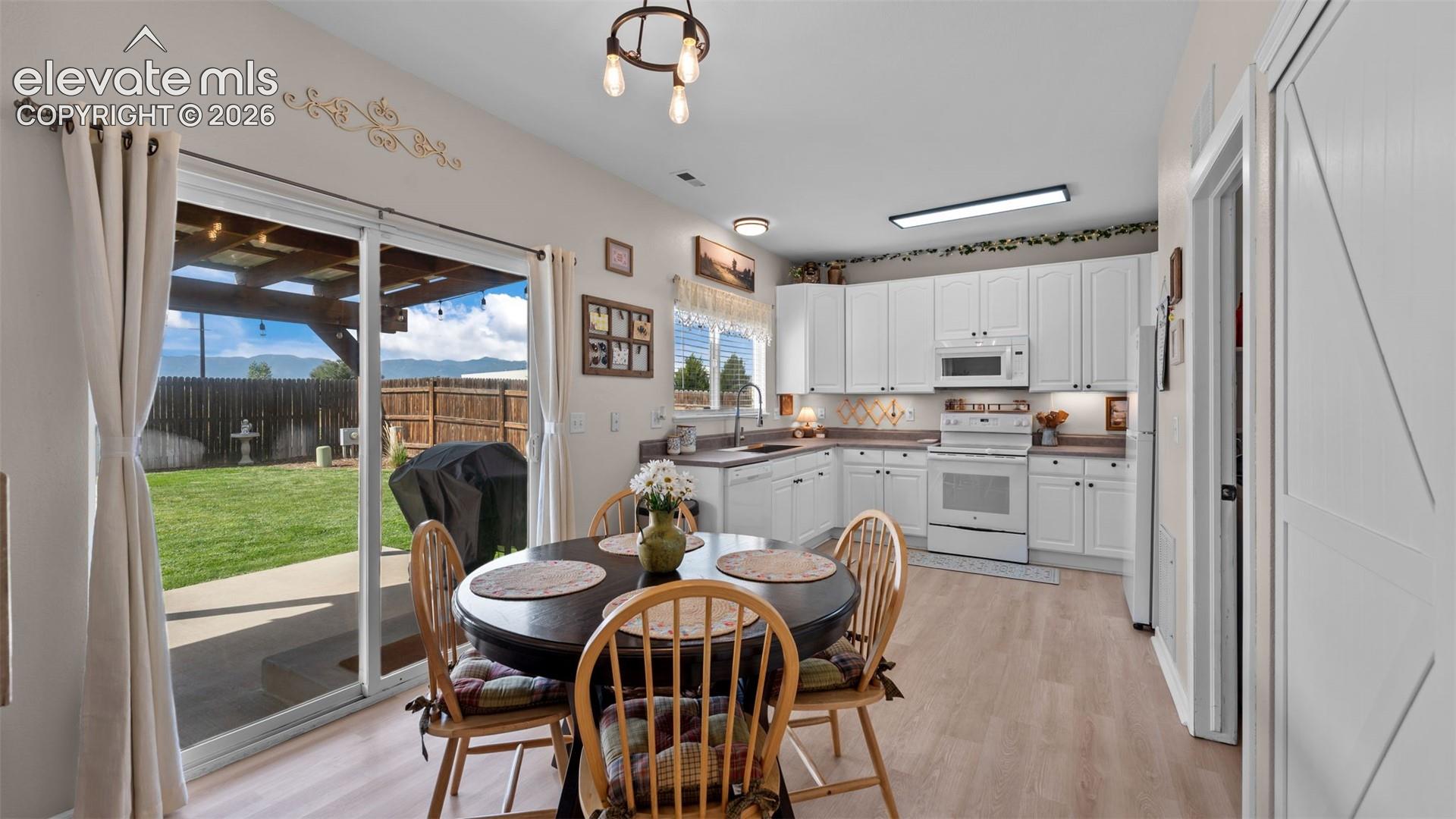 Listing photo 8 for 7685 Barn Owl Drive