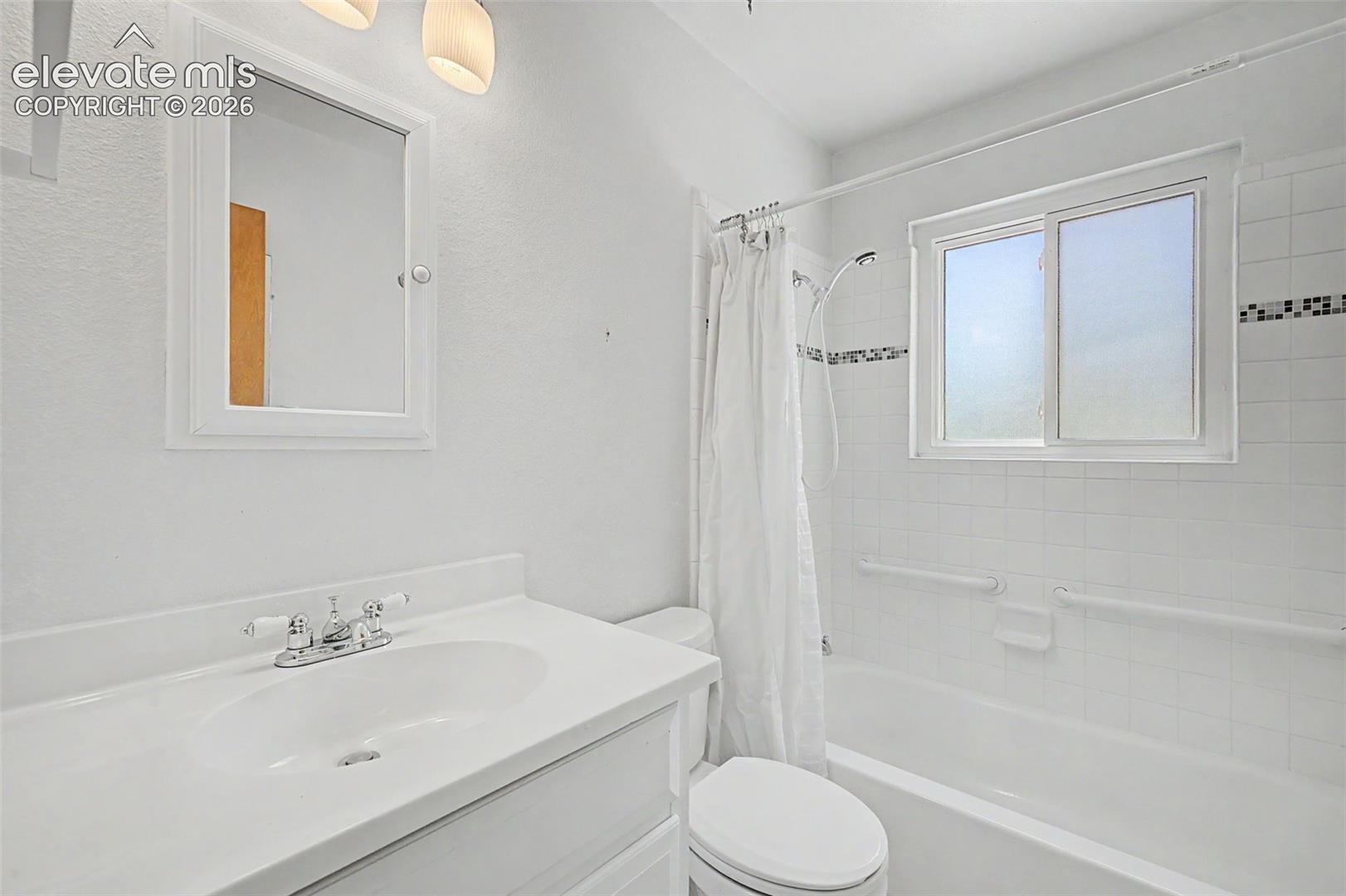 Listing photo 39 for 712 Lansing Drive