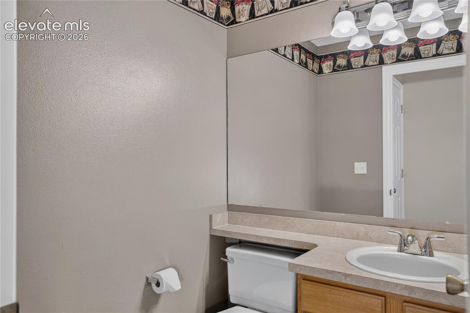 Listing photo 13 for 2932 Camino Cielo Court