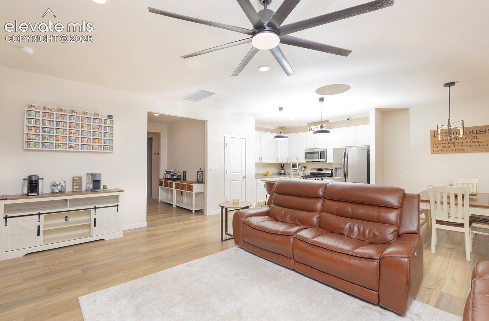 Listing photo 11 for 9828 Pennycress Drive