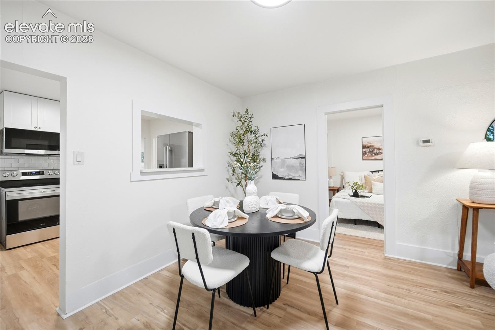 Listing photo 9 for 947 E Costilla Street