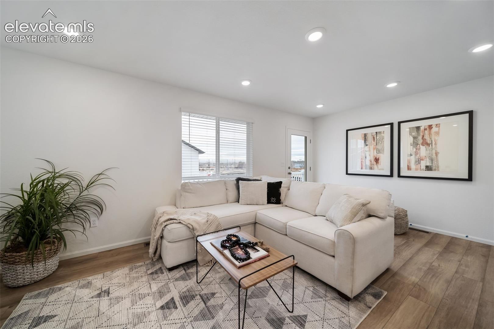 Listing photo 13 for 5811 Bowerman Lane