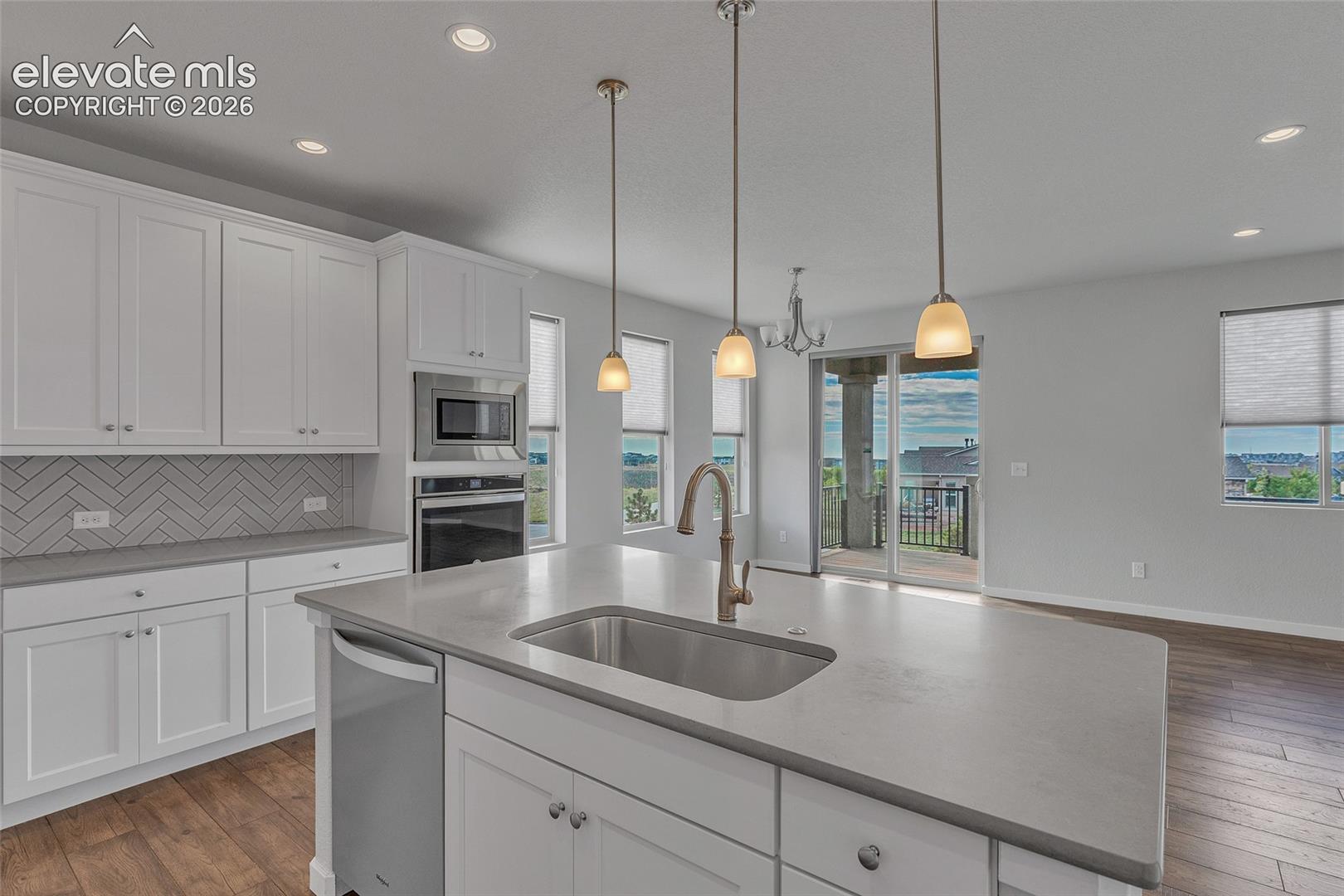 Listing photo 7 for 6327 Harney Drive