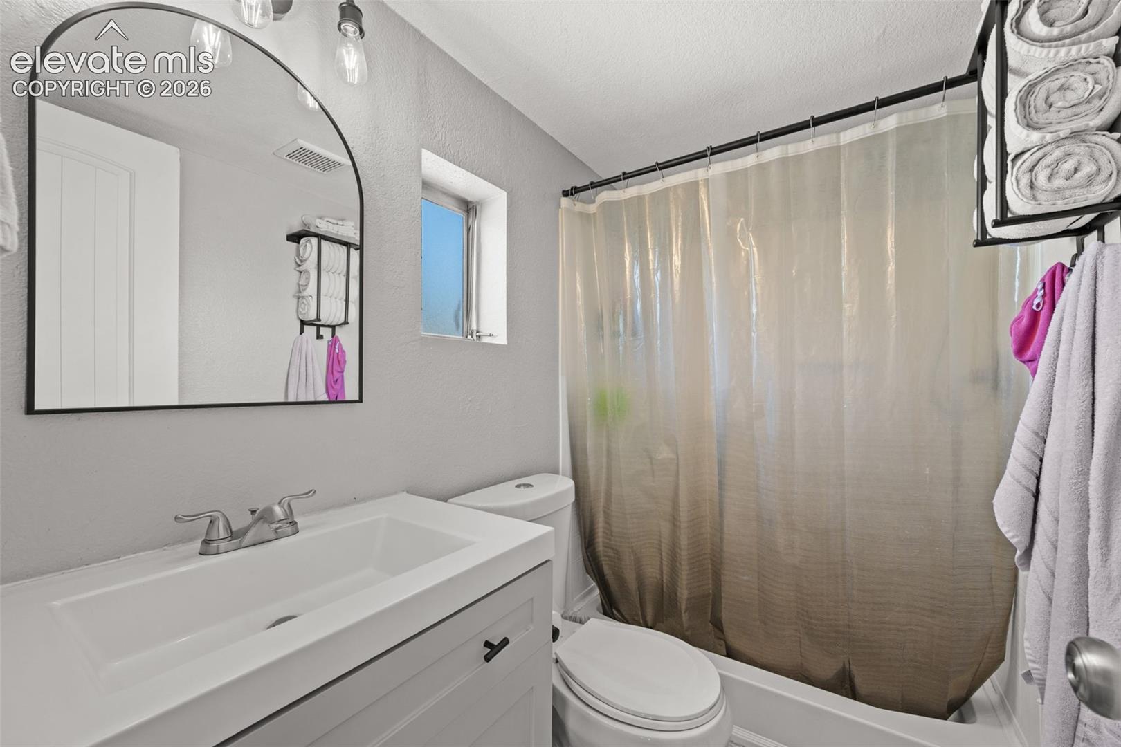 Listing photo 21 for 311 Comanche Village Drive