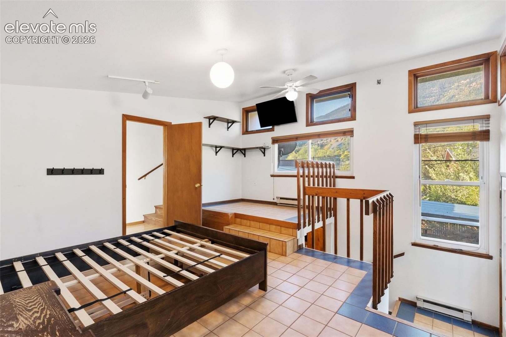 Listing photo 12 for 220 Illinois Avenue