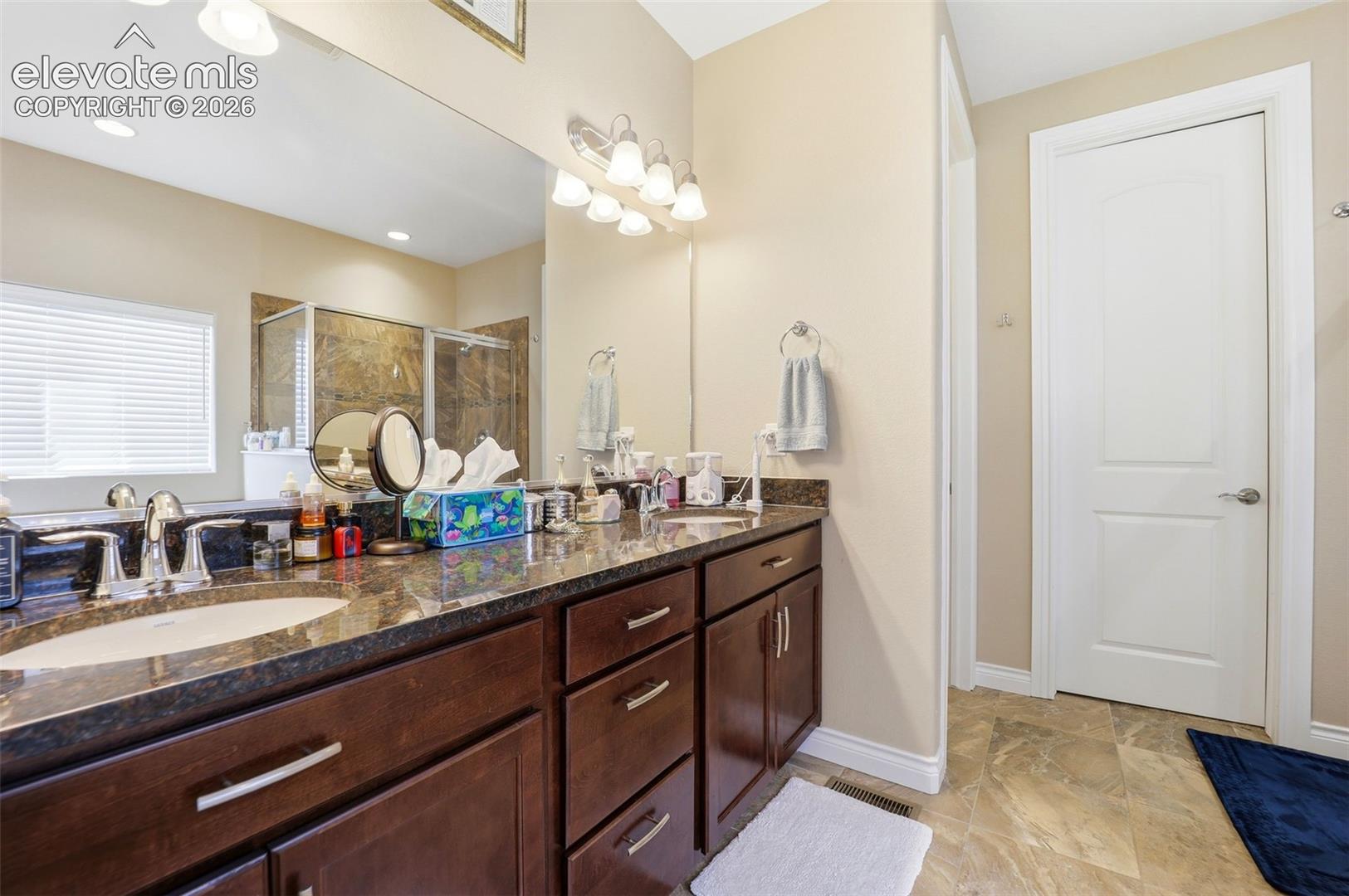 Listing photo 15 for 9982 Golf Crest Drive