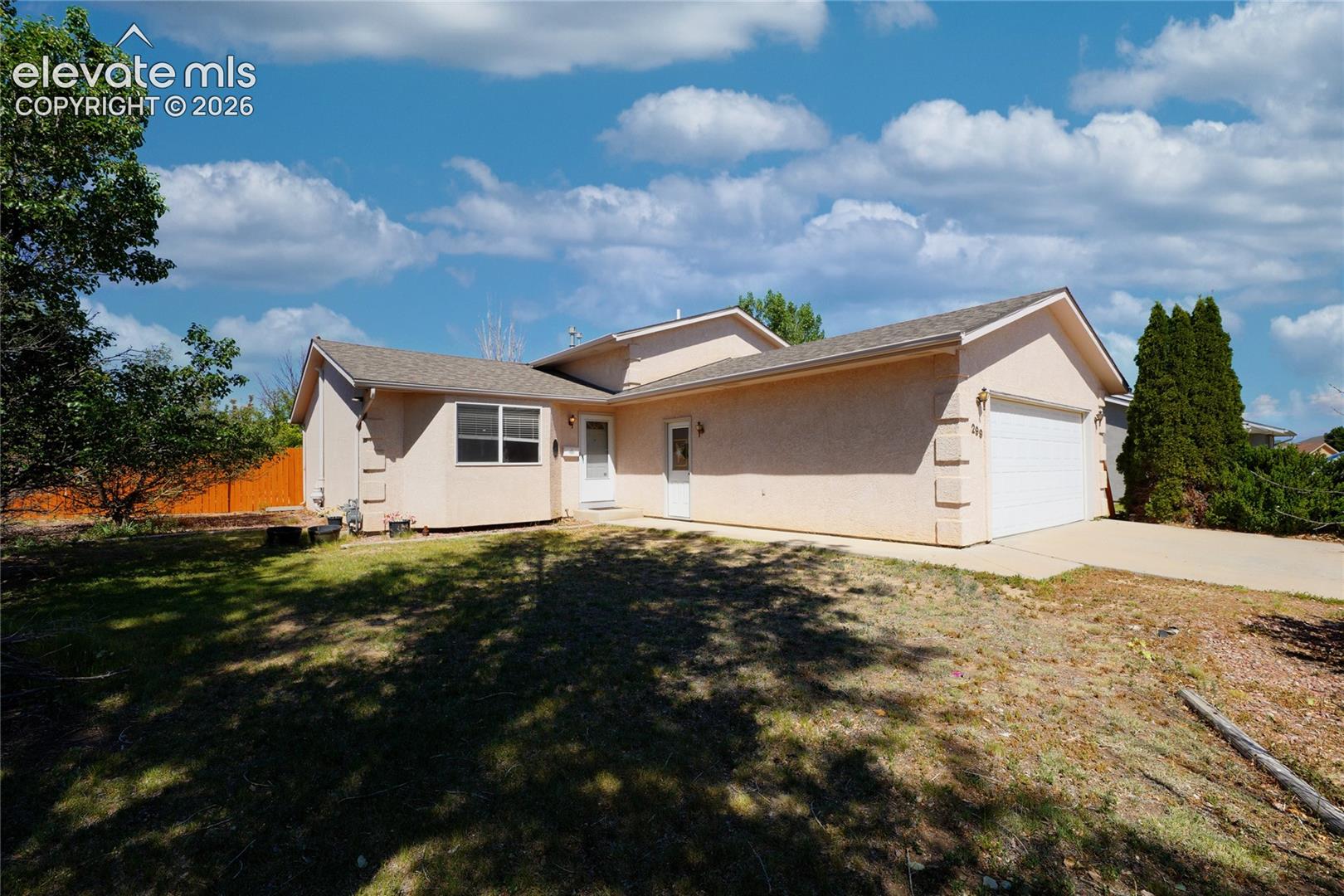 Listing photo 2 for 299 S Falcon Drive
