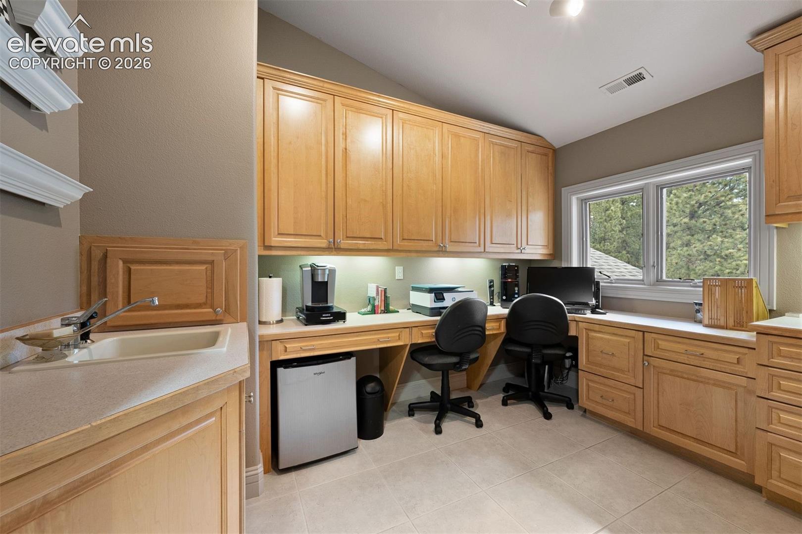 Listing photo 44 for 17507 Colonial Park Drive