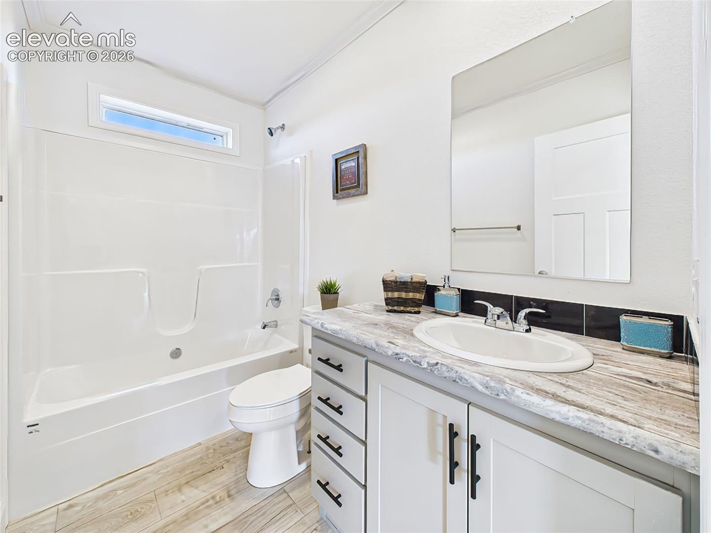 Listing photo 38 for 893 S Greenway Avenue