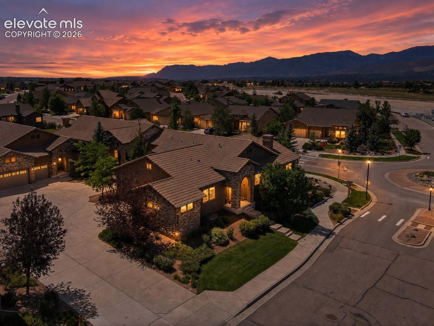 Listing photo 2 for 2415 Veneto Way