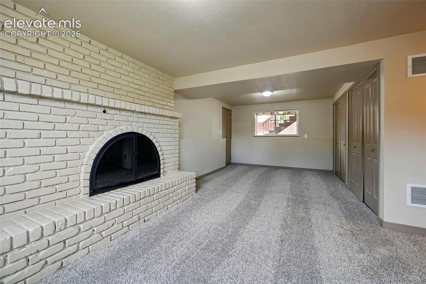 Listing photo 10 for 5015 Bonita Way