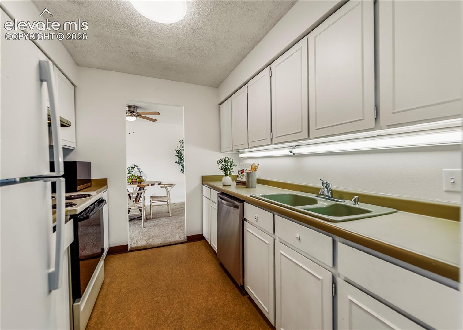 Listing photo 15 for 411 Lakewood Circle A1204