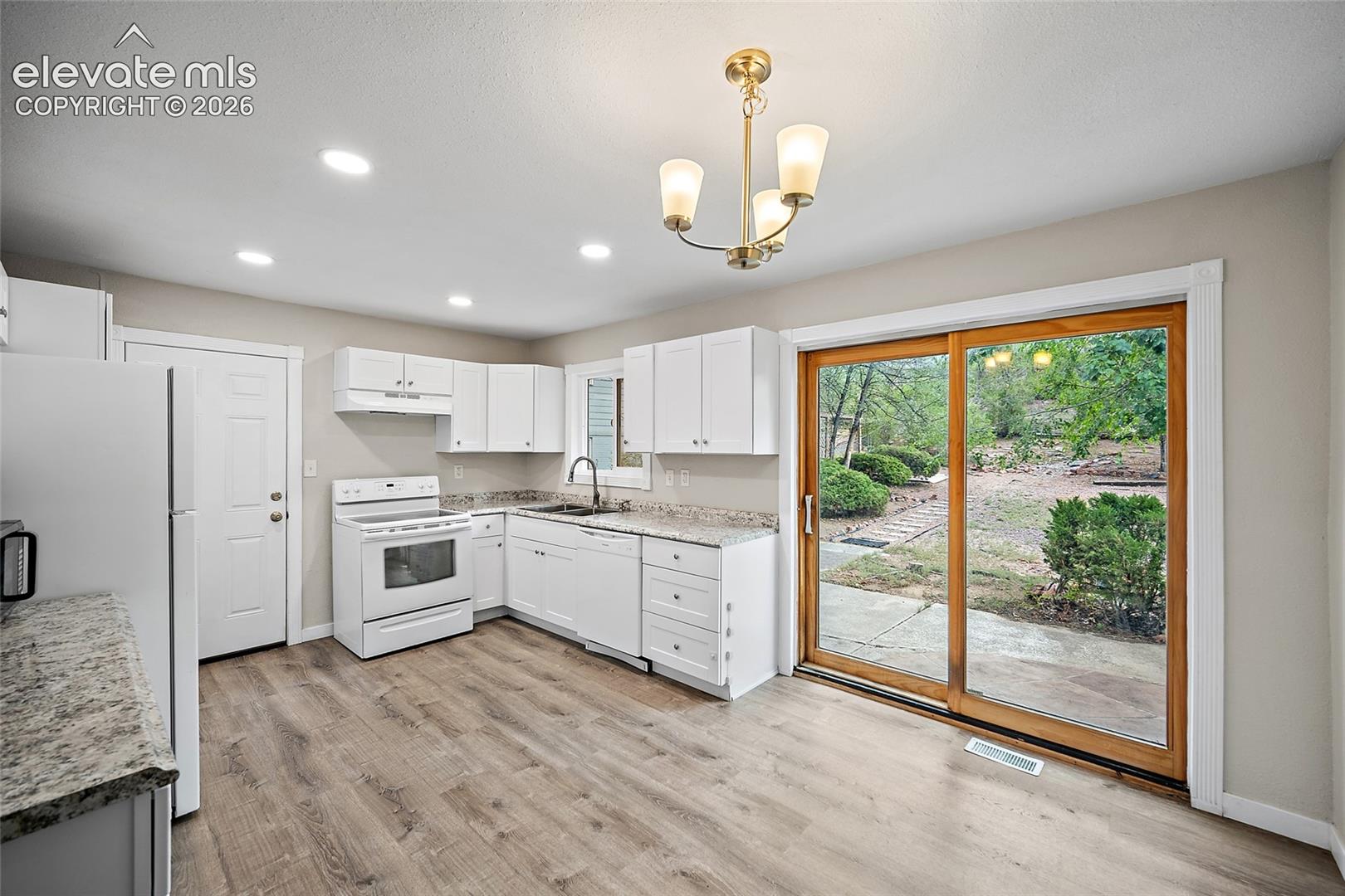 1021 De La Vista Place, photo 9